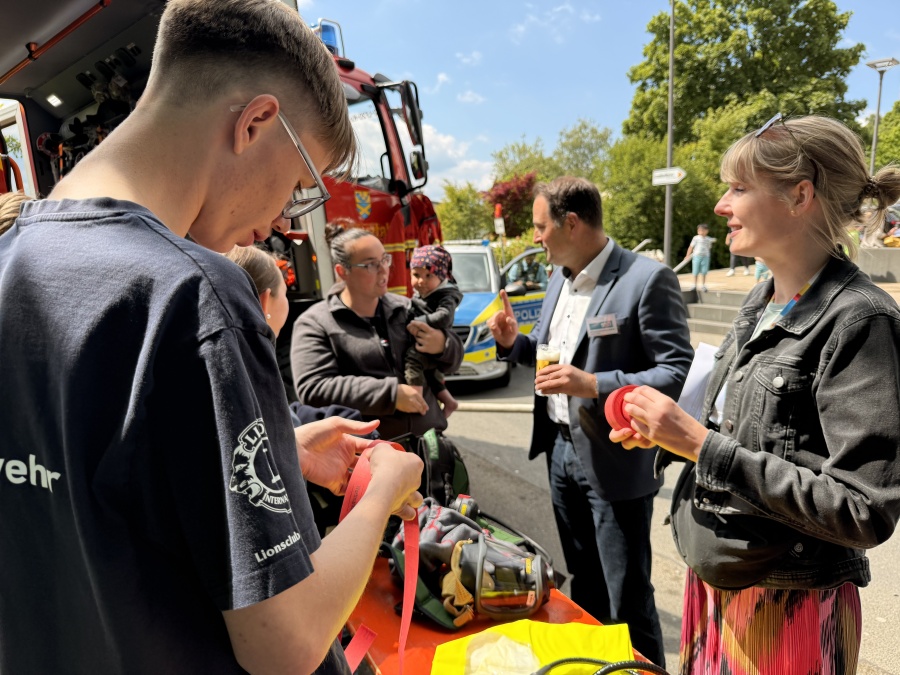 Im Gespräch mit Kameradinnen der Frw. Feuerwehr Kreuztal